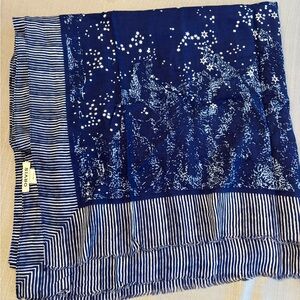 Orvis Blue and White Patterned Scarf